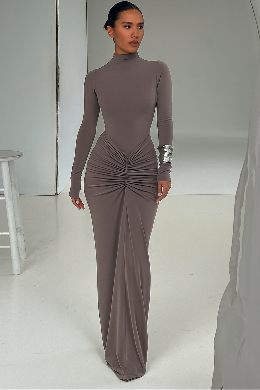 Vestido Longo Franzido com Manga Longa