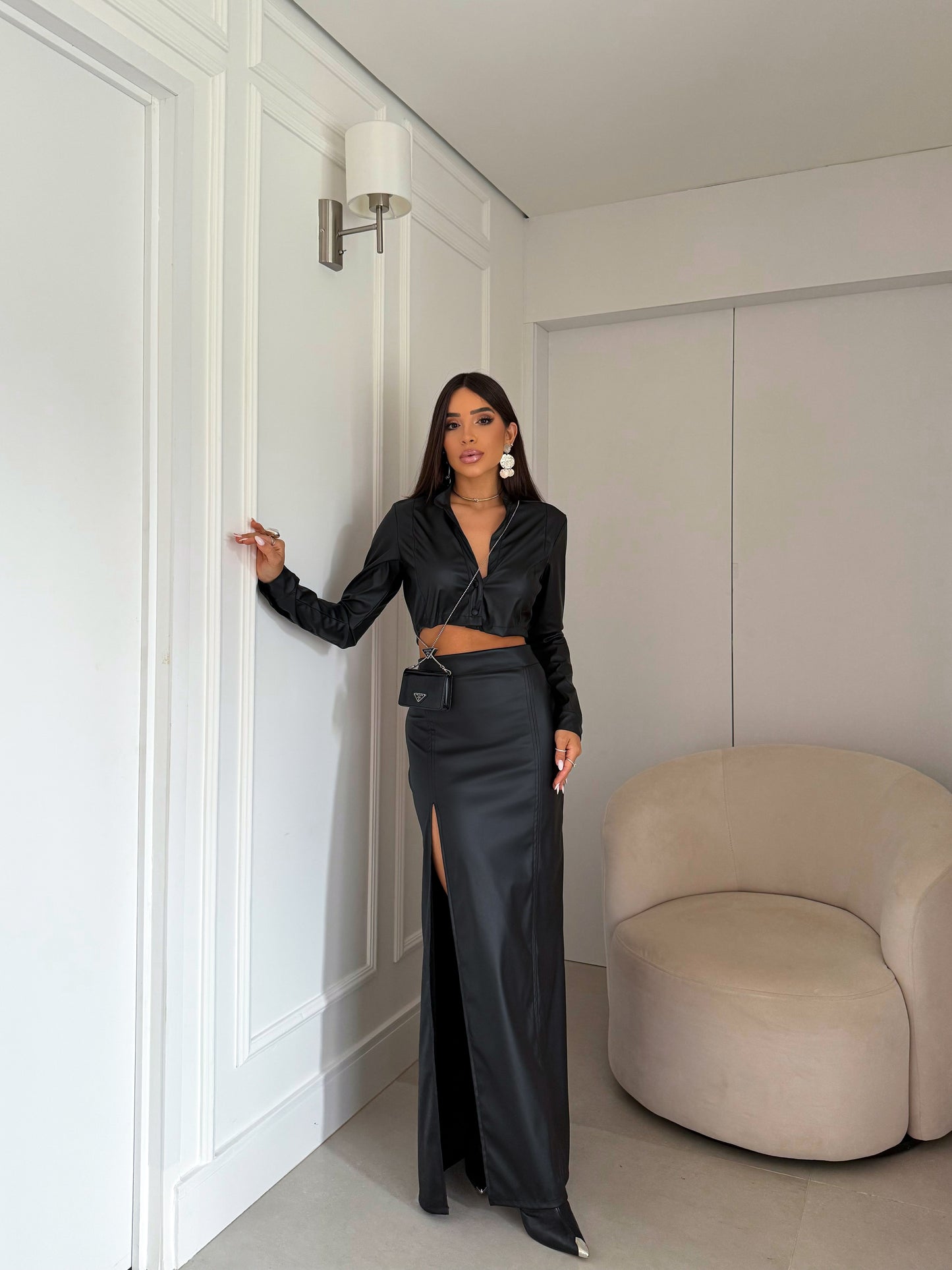 Conjunto Feminino Couro Saia e Jaqueta Cropped Malbec - Sale