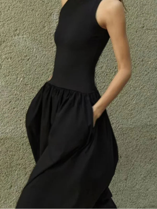 Vestido Preto Midi Minimalista