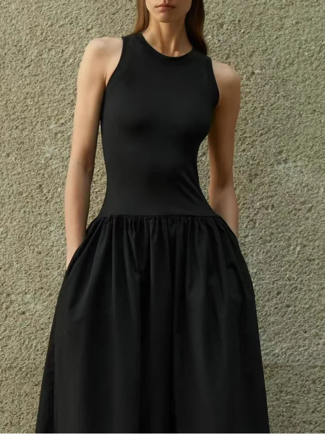Vestido Preto Midi Minimalista