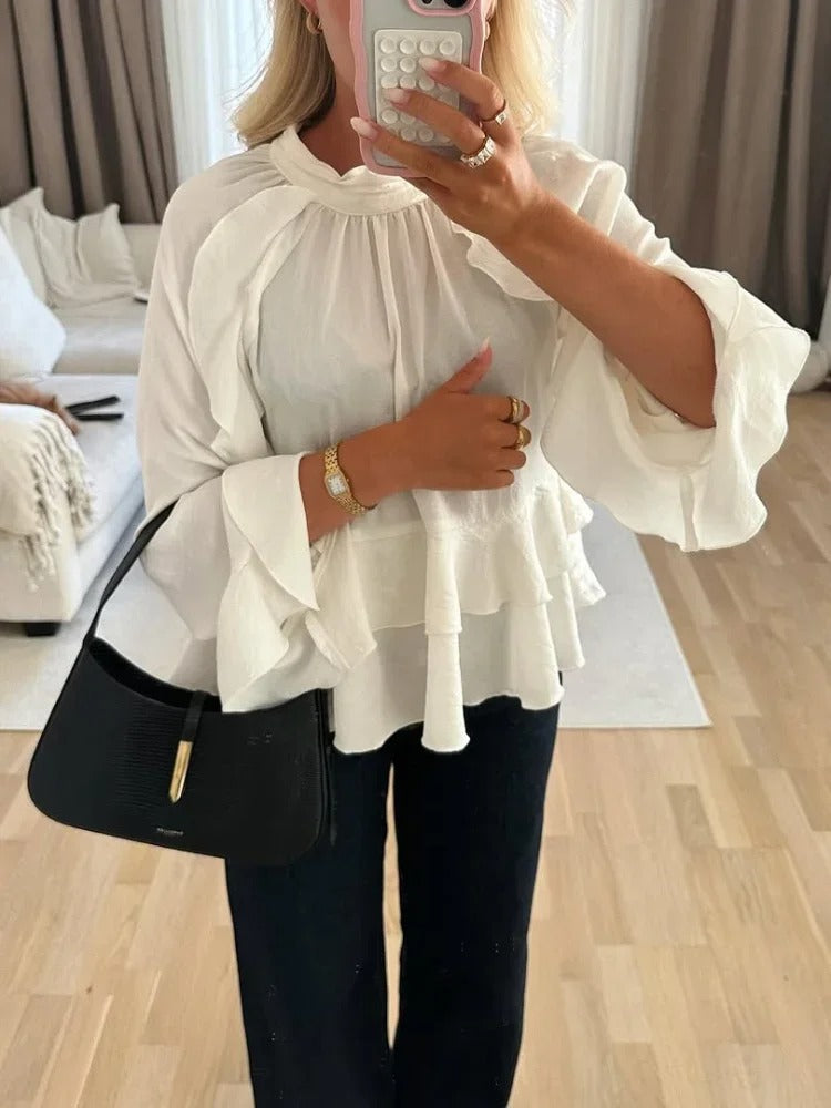 Blusa Romântica com Babados e Mangas Amplas