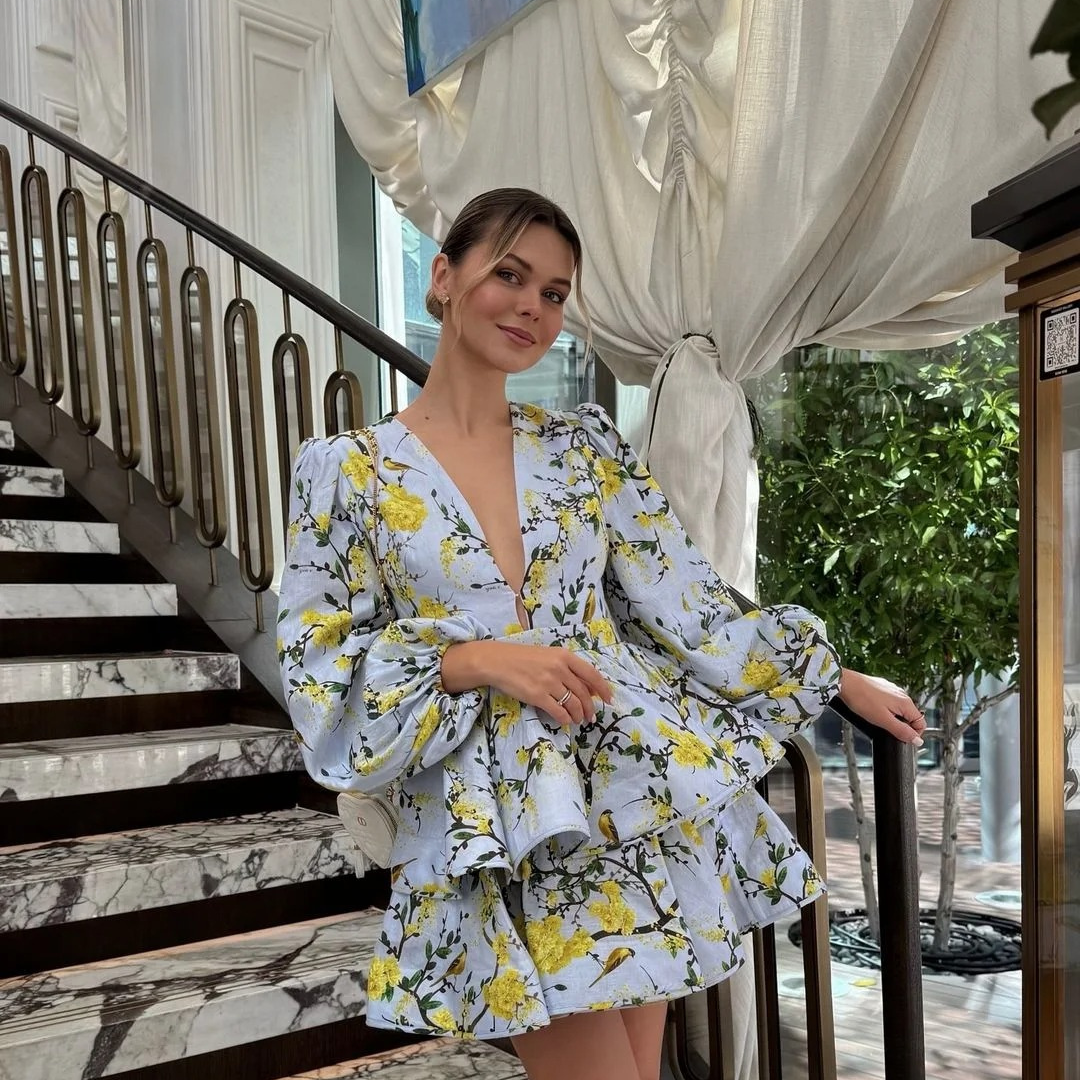 Vestido Curto Floral Babados