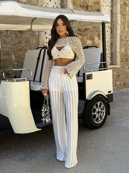 Conjunto Aurora Tricô Artesanal com Top Vazado e Calça Flare Leve