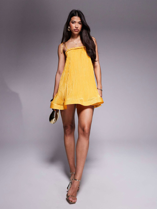 Vestido Curto Plissado Golden Hour - Moda Festa l  CAROL ESPAÇO FASHION