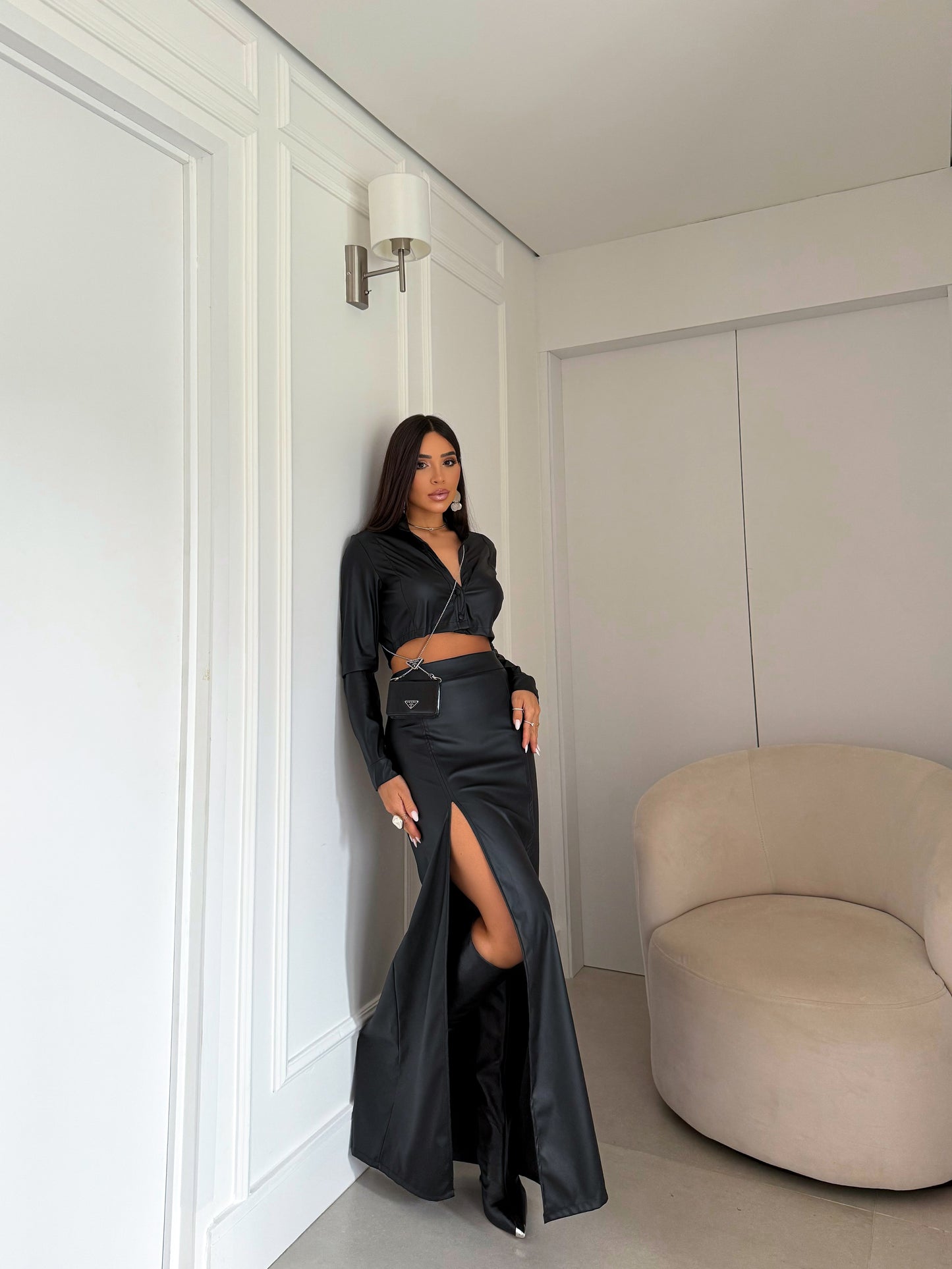 Conjunto Feminino Couro Saia e Jaqueta Cropped Malbec - Sale