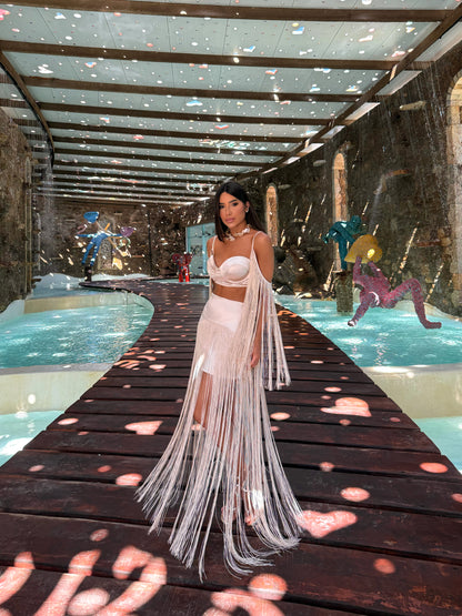 Conjunto Milos Dourado Luxo com Cropped Estruturado e Saia Longa de Franjas