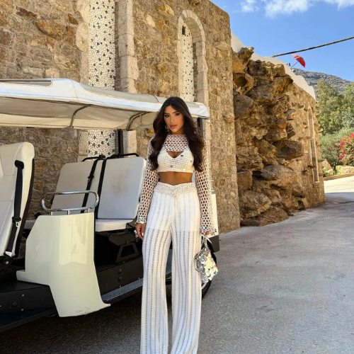 Conjunto Aurora Tricô Artesanal com Top Vazado e Calça Flare Leve