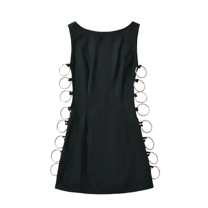 Vestido Curto Argolas Laterais
