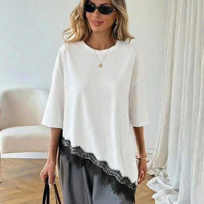 Blusa Feminina Oversized com Renda Assimétrica