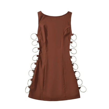 Vestido Curto Argolas Laterais