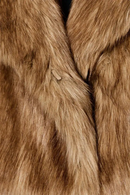 Jaqueta Cropped de Pelo Sintético Luxe