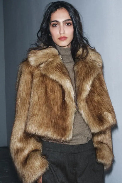Jaqueta Cropped de Pelo Sintético Luxe