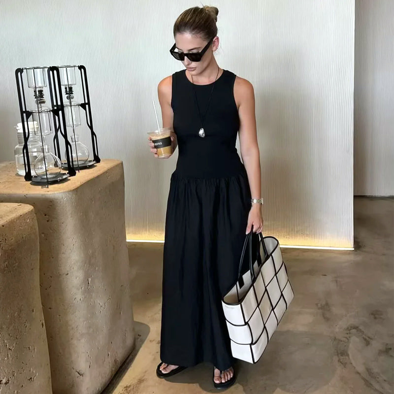 Vestido Preto Midi Minimalista