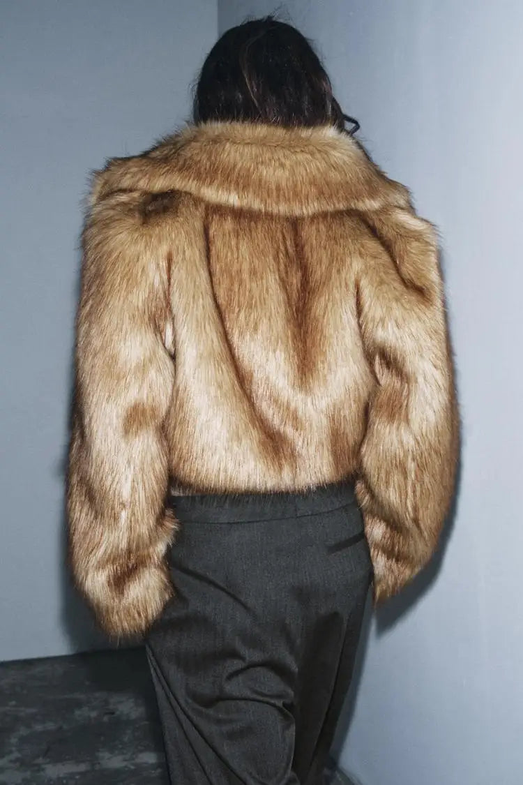 Jaqueta Cropped de Pelo Sintético Luxe