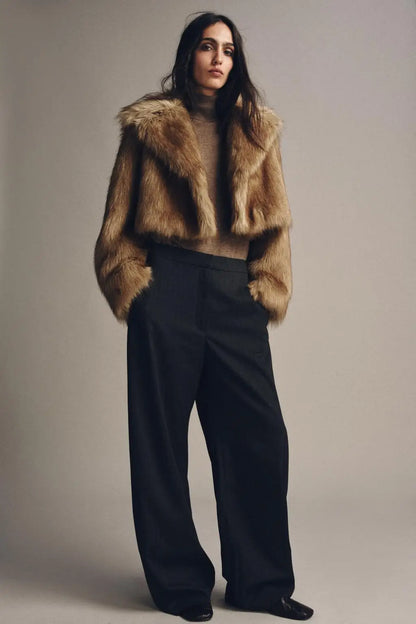 Jaqueta Cropped de Pelo Sintético Luxe