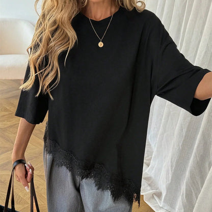 Blusa Feminina Oversized com Renda Assimétrica