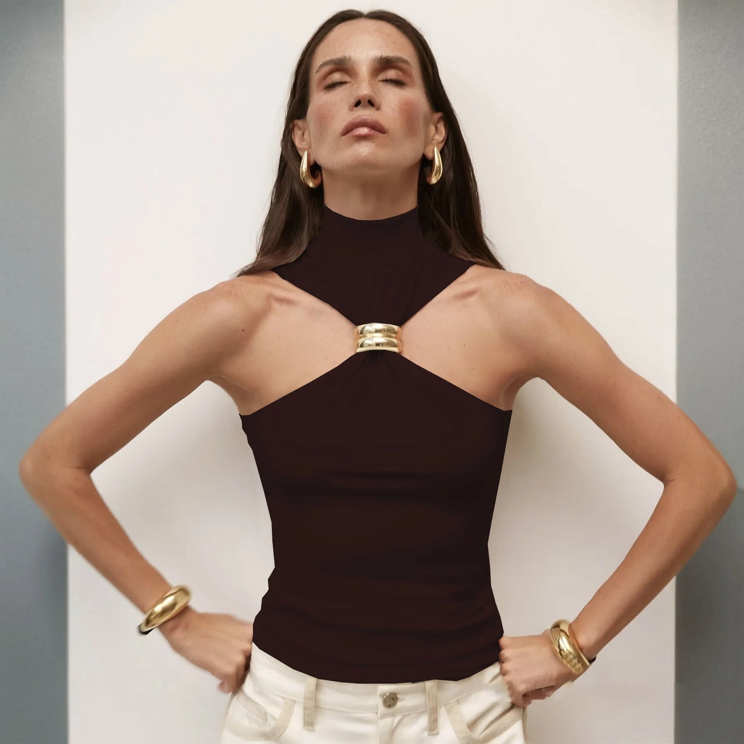 Blusa Gold Gola Alta Nakeds com Detalhe Metálico