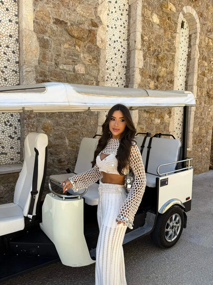 Conjunto Aurora Tricô Artesanal com Top Vazado e Calça Flare Leve