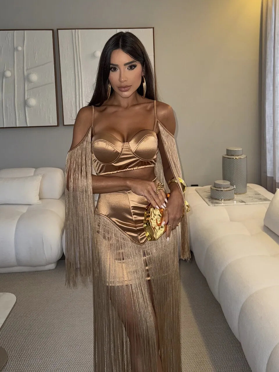 Conjunto Milos Dourado Luxo com Cropped Estruturado e Saia Longa de Franjas