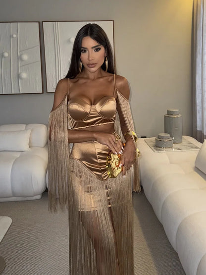 Conjunto Milos Dourado Luxo com Cropped Estruturado e Saia Longa de Franjas