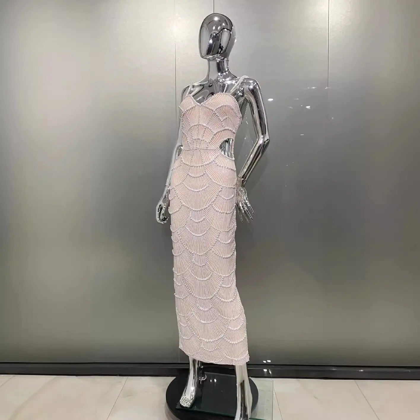 Vestido Midi Pérolas