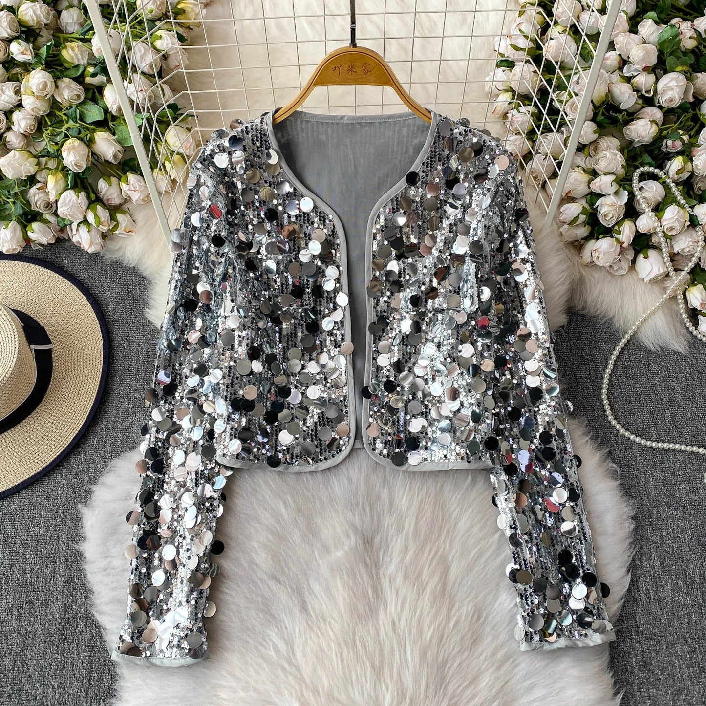 Casaco Cropped com Paetês - Moda Festa l CAROL ESPAÇO FASHION