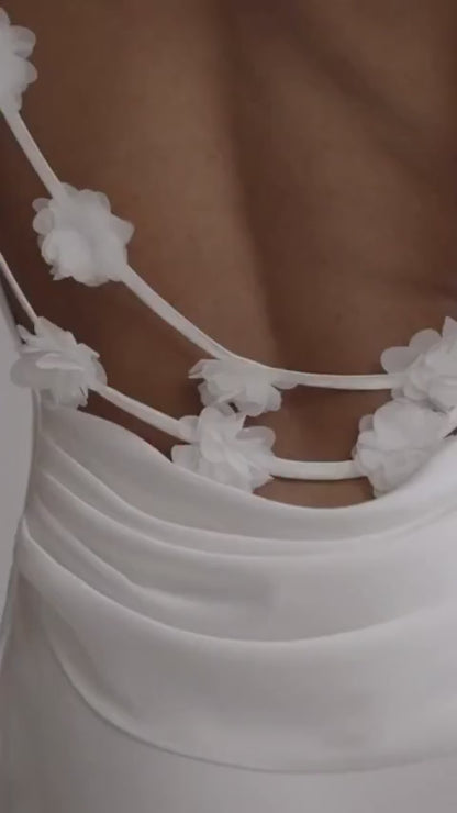 Vestido Fleur Longo com Costas Florais e Caimento Acetinado