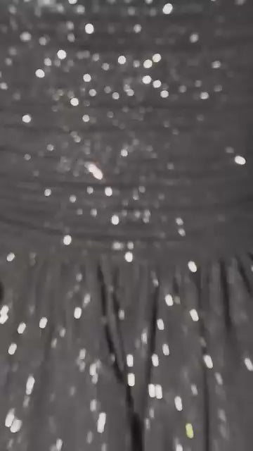 Vestido Curto Brilho Godê