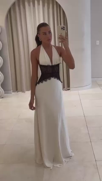 Vestido Longo Halter em Cetim com Cintura de Renda