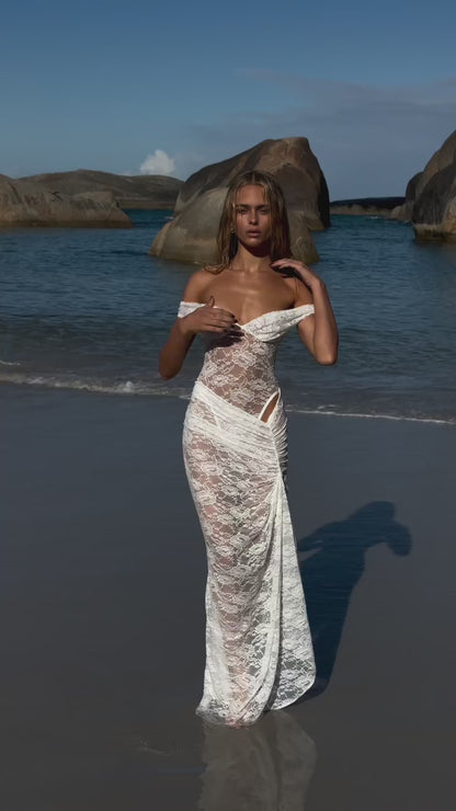 Conjunto  de Renda com Fenda Lateral - Moda Praia | CAROL ESPAÇO FASHION