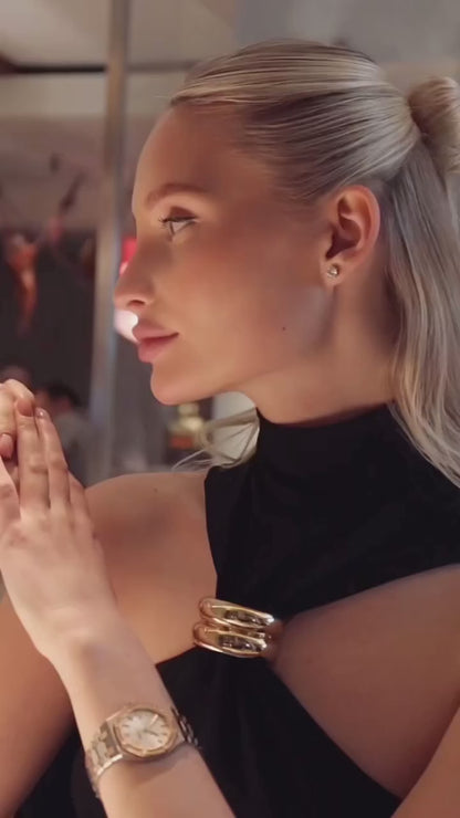 Blusa Feminina com Argola Dourada